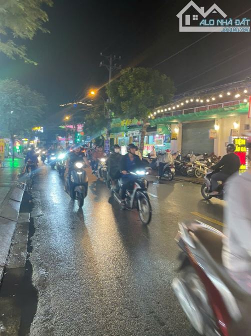 Bán 2 Mặt Tiền Nguyễn Văn Quá, 3 tầng, DT: 7x38m, HĐ thuê 45 triệu/th, giá: 26 tỷ TL. - 2