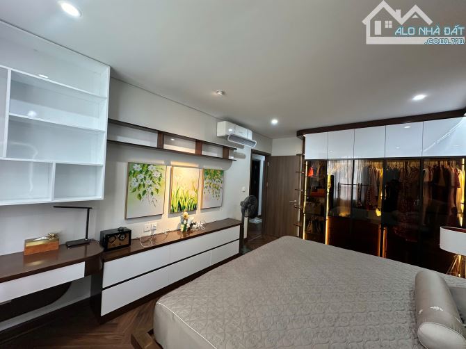 Tôi cần bán CC Ngoại Giao Đoàn 135m2 | 3PN & 2WC. Full NT cao cấp đẹp lung linh - 3