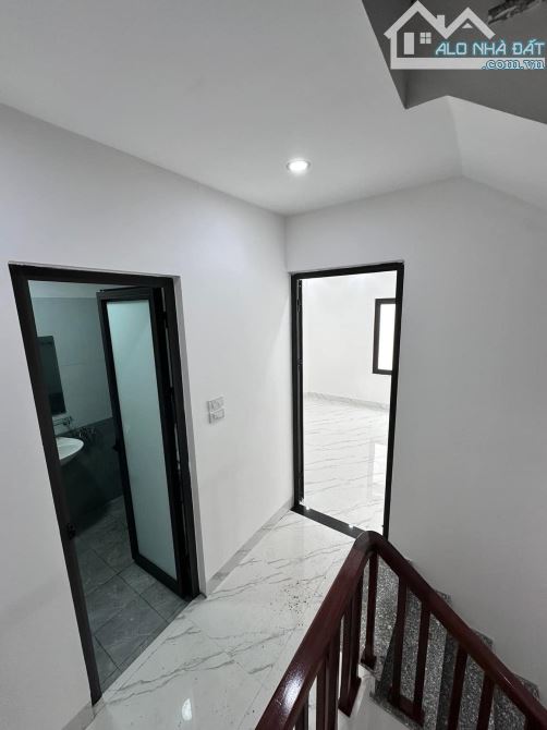 Nhà đẹp 3 tầng- 31,5m2 - Ô tô đỗ cửa - Full nội thất cao cấp - 4