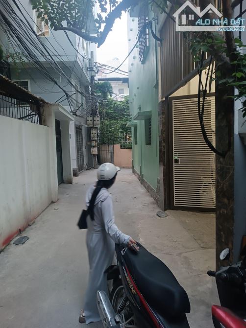 Siêu Ngon ! Thái Thịnh , Mới Đẹp 5 tạ đỗ cổng - 50m*4T ở được luôn - 5