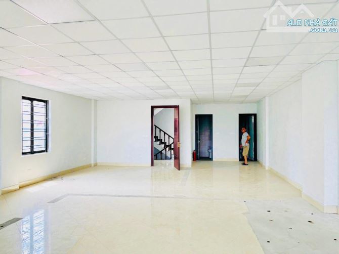 Tòa nhà văn phòng 9 tầng siêu đẹp mặt tiền 9m, view Hồ Ba Mẫu 168m2, 115 tỷ - 5