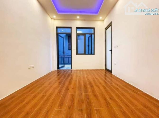 Nhà đẹp Hoàng Văn Thái, 41m2, 4 tầng, 4 ngủ,ô tô gần, 7.96 tỷ - 7