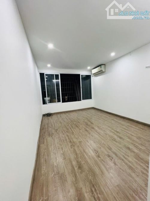 Bán căn hộ Kim Liên, 60m2, 2 ngủ, sổ đỏ, 2.28 tỷ