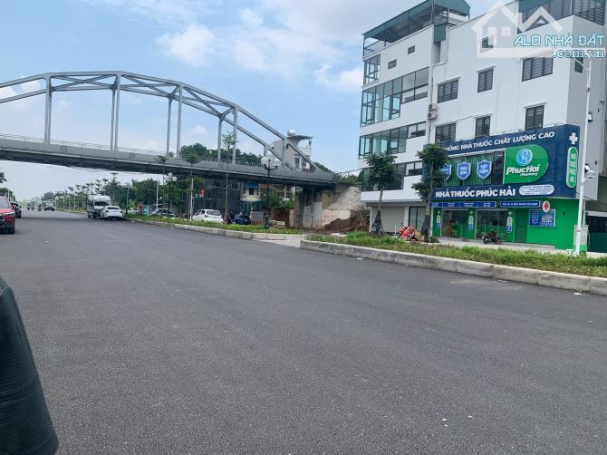 RẤT HIẾM  NGỌC LÂM 90/135M-4 TẦNG-4,5MT. 15,4TỶ 1 NHÀ DÂN XÂY CHẮC CHẮN Ở SƯỚNG
