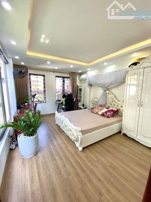 Bán nhà Tây Sơn, Đống Đa, ngõ nông, gần ô tô, vài bước ra phố, 33m2, mặt 4m, chào 8 tỷ 4 - 10