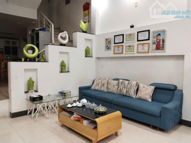 Bán nhà 2 tầng Nguyễn Duy Trinh 200m2, 2 tầng gần bãi tắm Tân Trà - 1