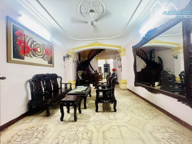 Hiếm! Bán nhà Hàng Điếu, 82m2, 3 tầng, mặt tiền 3.3m, 15.6 tỉ, phù hợp kinh doanh homestay - 1