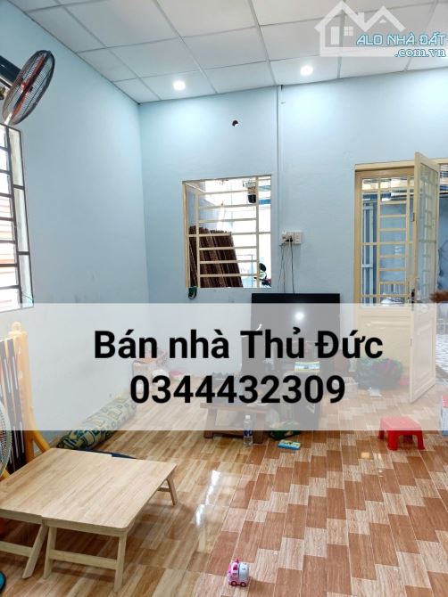 Bán nhà Thủ Đức, Mặt tiền đường, Xa lộ Hà Nội, Ngay Đại học Hutech, 176 m2, Ngang 12m - 1