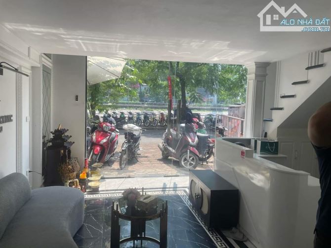 BÁN NHÀ PHỐ NGUYỄN KHANG CẦU GIẤY DT 70M 8 TẦNG 36 TỶ MP VỈA HÈ KINH DOANH BẤT CHẤP