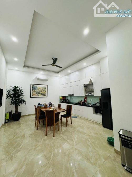Bán nhà phân lô Đội Cấn, Ba Đình. Sổ A4 79m2, 4 tầng, MT5m2 giá 23.3 tỷ thỏa thuận - 2