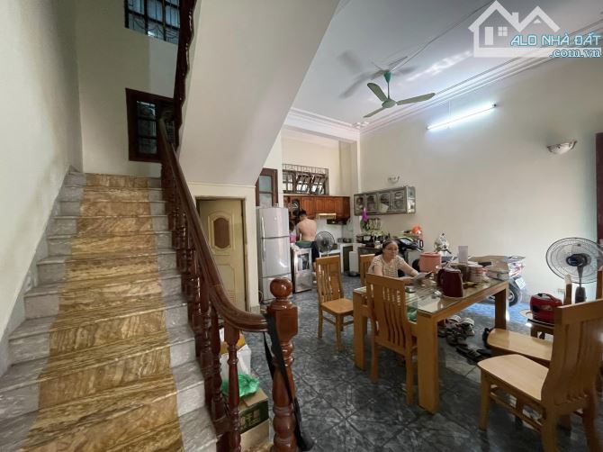 Bán nhà Lạc Long Quân, Cầu Giấy. Sổ A4 110m2, 4 tầng, MT6m4. 30 tỷ thỏa thuận. Ô tô tránh - 3