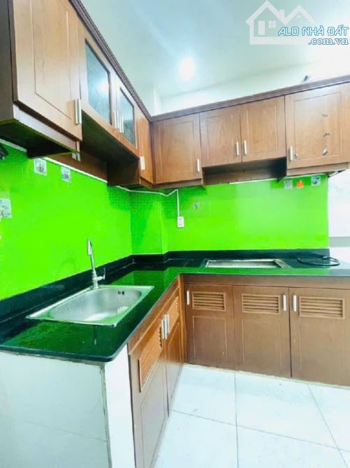 BÁN NHÀ 2 TẦNG - HẺM XE TẢI - 22M2 - VỊ TRÍ ĐẮC ĐỊA  KINH DOANH - 3 PN - CHỈ 3 TỶ 25 - 3