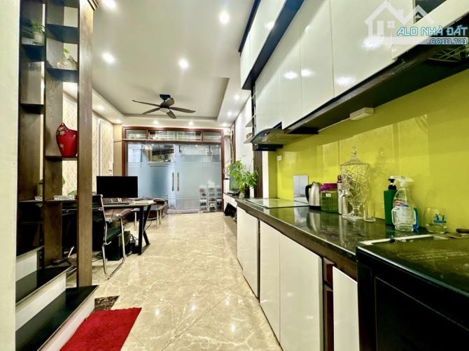 Bán nhà Tây Sơn, Đống Đa, ngõ nông, gần ô tô, vài bước ra phố, 33m2, mặt 4m, chào 8 tỷ 4 - 3