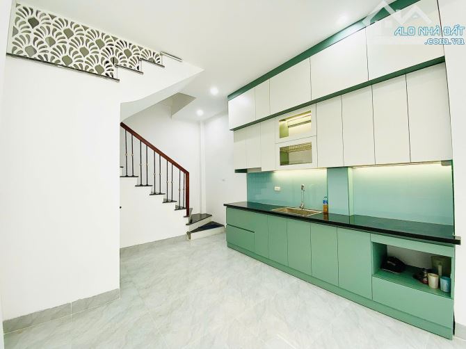 BÁN NHÀ HAI BÀ TRƯNG, DT 50 M x 5 TẦNG, MT 4M, NHỈNH 8 TỶ - 4