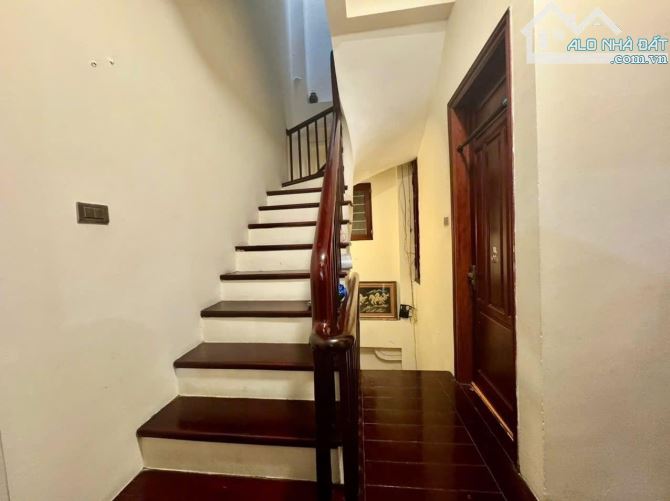 Bán nhà BA ĐÌNH SỔ ĐẸP NHƯ HOA HẬU Ở SƯỚNG ÔTÔ ĐỖ CỬA. 44m2 MT 5.5m,4 ngủ 9.3tỷ - 4