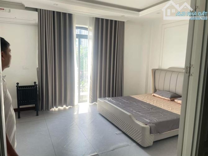 BÁN NHÀ PHỐ NGUYỄN KHANG CẦU GIẤY DT 70M 8 TẦNG 36 TỶ MP VỈA HÈ KINH DOANH BẤT CHẤP