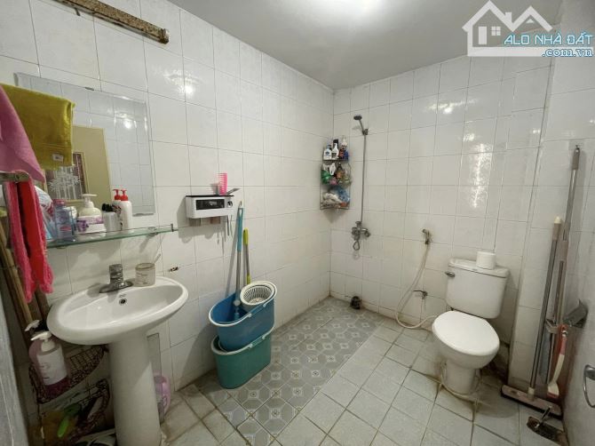Bán nhà Lạc Long Quân, Cầu Giấy. Sổ A4 110m2, 4 tầng, MT6m4. 30 tỷ thỏa thuận. Ô tô tránh - 5