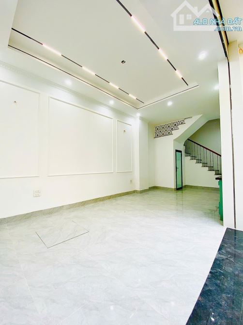 BÁN NHÀ HAI BÀ TRƯNG, DT 50 M x 5 TẦNG, MT 4M, NHỈNH 8 TỶ - 6