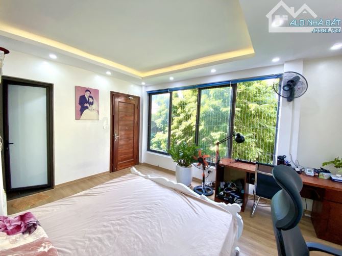Bán nhà Tây Sơn, Đống Đa, ngõ nông, gần ô tô, vài bước ra phố, 33m2, mặt 4m, chào 8 tỷ 4 - 8