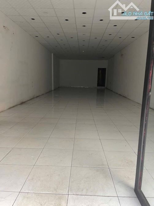 "Cho thuê nhà 180m2 BaCu. P.4. Cách biển 100m