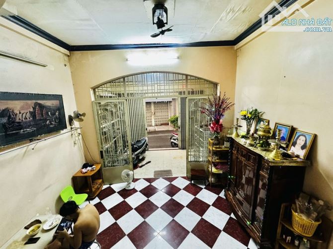 Bán nhà MT KD Trần Hữu Trang, P11, Phú Nhuận, 70m2, 2 tầng, ngang 7m, chỉ 7,5 tỷ