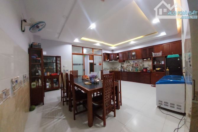 TÒA NHÀ HOMESTAY & COFFEE BAR HAI MẶT TIỀN, CHẾ LAN VIÊN, NGỦ HÀNH SƠN, TP ĐÀ NẴNG.