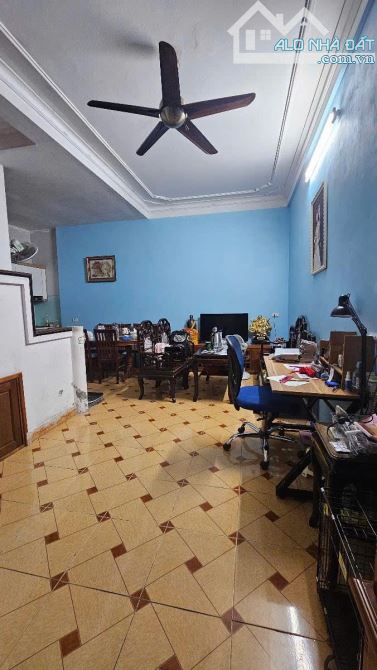 🆘 SỐC😱50m2 (6.8tỷ) Hoàng Hoa Thám ,sân để xe riêng biệt - gần phố 🆘