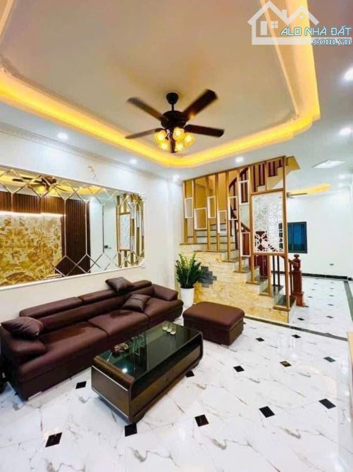 Bán nhà Láng, Đống Đa 40m2, 5 tầng, giá 8.5 tỷ