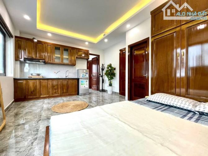 Bán CHDV ở Mễ trì hạ, 48m, 5 tầng, 9 phòng kk, lô góc dòng tiền 50tr/th, giá chỉ 7.7 tỷ