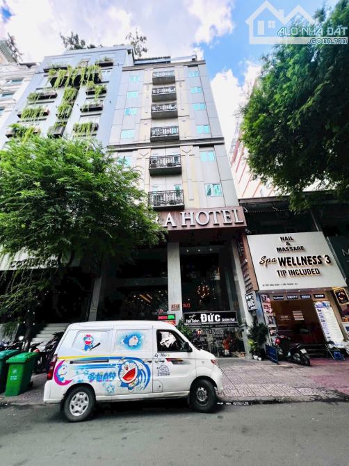 Bán hotel MT Thủ Khoa Huân P Bến Thành Quận 1, DT 9 x 21,5m, HĐT 30.000$/th, 67 phòng