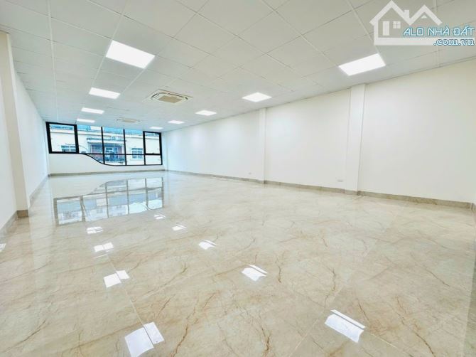 Bán tòa nhà khu Nguyễn Cơ Thạch. Dt 110m2, 8 tầng, MT 6m. Thang máy. Cho thuê 90tr/th.