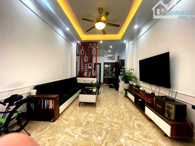 Bán Nhà Phúc Lợi, Long Biên 32m2, 5 Tầng, Ngõ Thông Ô Tô, Ô Tô Đỗ Cạnh Nhà - 4.88 Tỷ