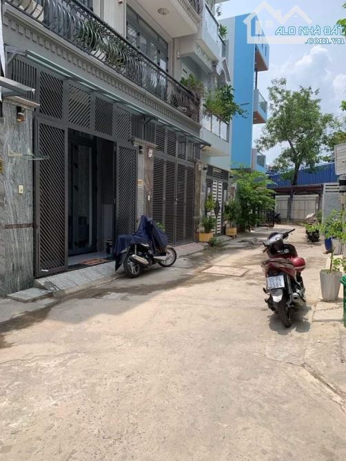 73M2 LÔ ĐẤT HẺM 111 PHẠM VĂN CHIÊU P14 GÒ VẤP - 74M NỞ HẬU - HẺM XE HƠI - NHỈNH  5 TỶ
