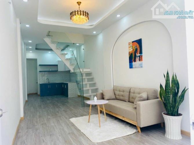 Bán nhà hẻm kinh doanh đường Sư Vạn Hạnh, Q10 đối diện Vạn Hạnh Mall, chỉ 2tỷ350 SHR - 1