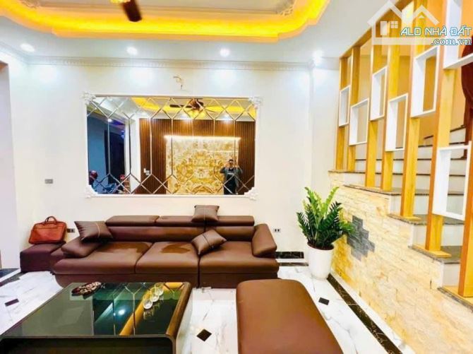 Bán nhà Láng, Đống Đa 40m2, 5 tầng, giá 8.5 tỷ - 1