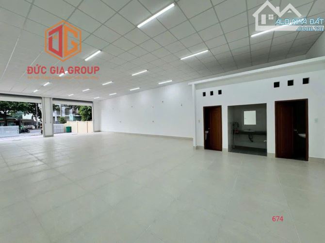 Mặt bằng ngang 10m Võ Thị Sáu mặt tiền tổng hơn 300m2 trống suốt giá 140tr/th showroom... - 1