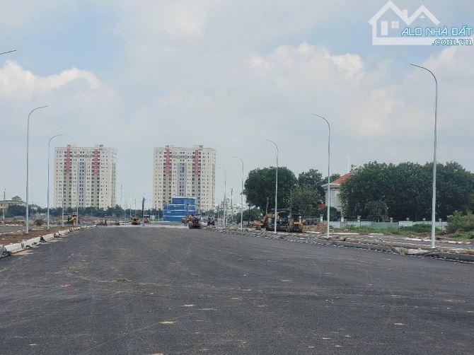 KHU PHÂN LÔ 38HA - SÁT MT DƯƠNG THỊ GIANG - CỰC HIẾM 100M2 - GẦN MÊTRÔ SỐ 2 - HƠN 6 TỶ - - 1