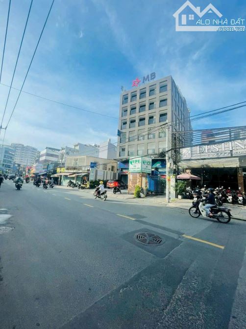 Tòa nhà ngay Cửu Long, P.2, TB - DT: 12 x 18m - H +6T +ST - HĐT: 210tr/ tháng - Giá: 49 Tỷ - 1