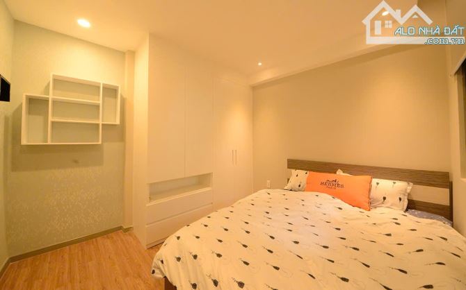 Cho thuê chung cư 80m2 2pn2wc - Có nội thất - Gold View - 1