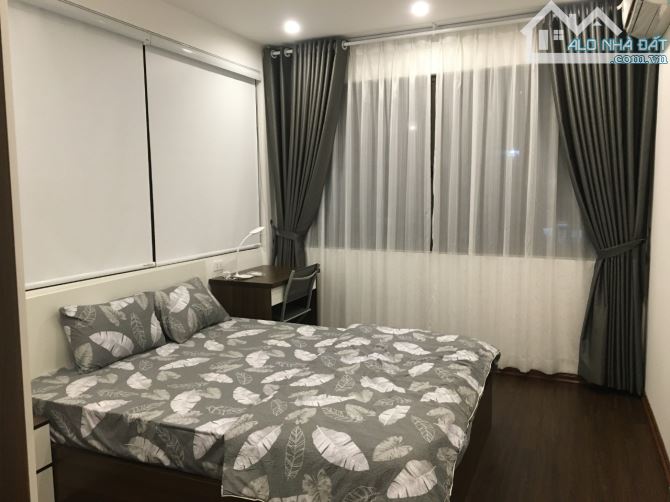 Cho thuê căn hộ thang máy đủ tiện nghi phố Đào Tấn - 2