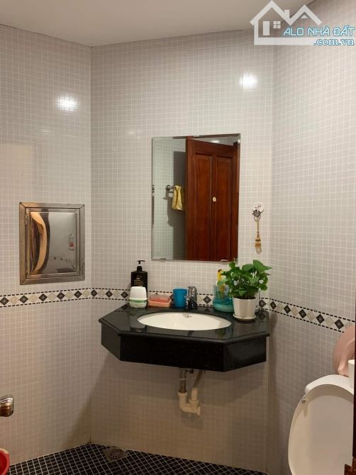 Bán căn hộ CC Vinaconex 12 - 57 Vũ Trọng Phụng, Thanh Xuân. 86m2, 2PN, 2wc, giá 63 tr/m2 - 2