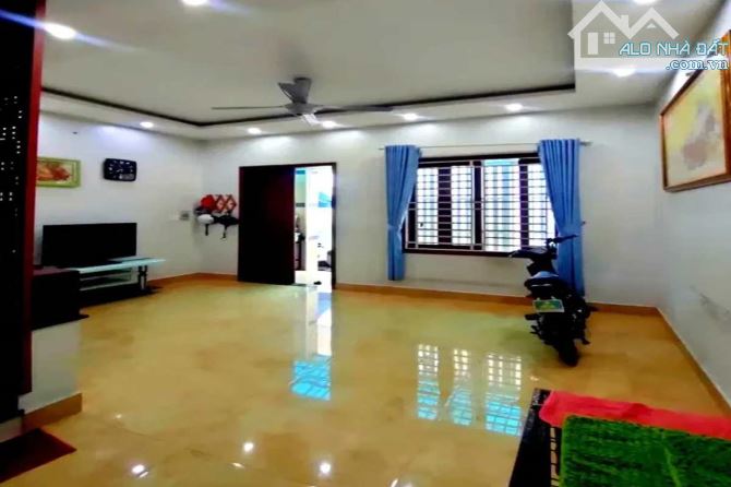 Bán nhà mặt tiền hẻm, Nguyễn Duy Trinh, Thủ Đức, 5.5m x 13m, 79m², 4PN - Giá 6.3 tỷ TL - 2