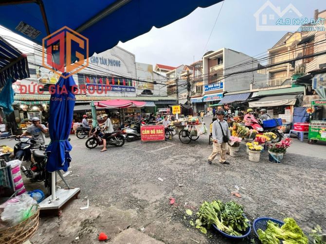 Cho thuê mặt bằng ngay cổng chợ Tân Phong đông đúc, sầm uất - 2