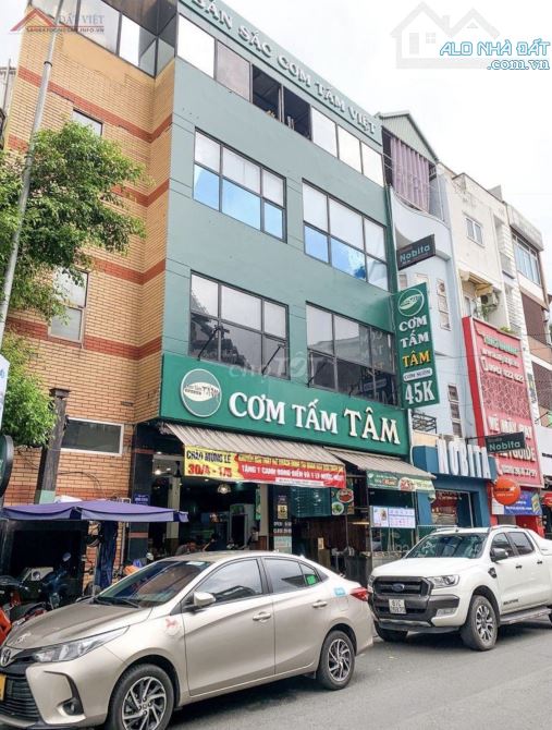 Bán khách sạn VIP P.Bến Thành Q.1 tại Lê Thị Riêng- DT: 7.7x20m- 4 Tầng- 20 PN chỉ 31 tỷ.! - 2