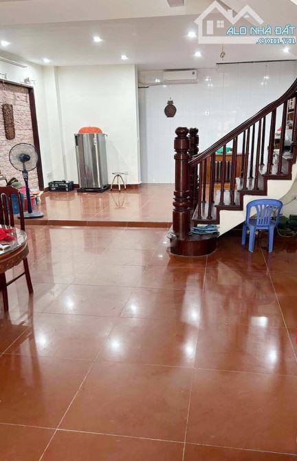 Cho thuê nhà KĐT Dịch Vọng, 90m2 x 5 tầng, 40tr/t - 2