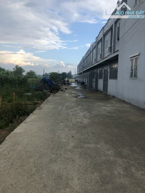 Nhà phố 21 căn ngay chợ Hoà Khánh,Đức Hoà 1000 m2 bán nhanh 21tỷ thương lượng - 3