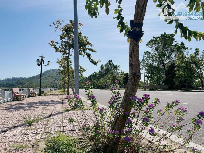NGHỈ DƯỠNG VEN ĐÔ BÁM MẶT TIỀN ĐƯỜNG VIEW HỒ - 3