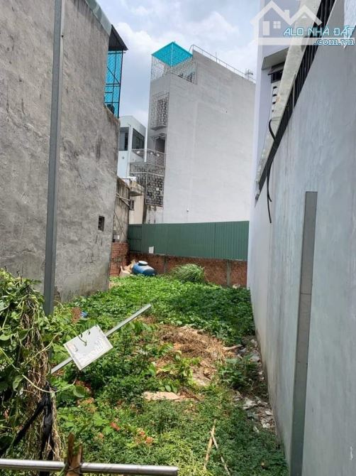 73M2 LÔ ĐẤT HẺM 111 PHẠM VĂN CHIÊU P14 GÒ VẤP - 74M NỞ HẬU - HẺM XE HƠI - NHỈNH  5 TỶ - 3