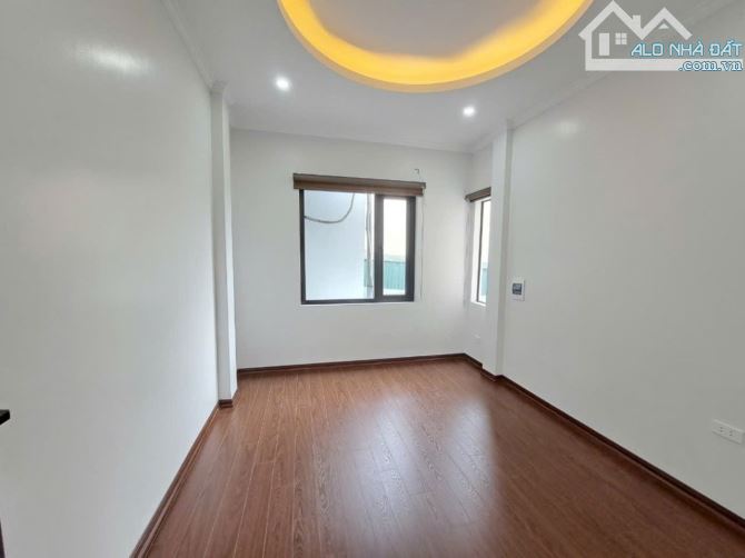 Bán nhà - Ngõ 183A Lĩnh Nam 24m2 4T – Nhà đẹp – 30m ra ô tô - 4