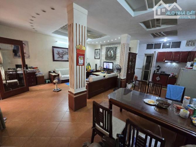 Nhà 4 tầng Ngô Gia Tự, Việt Hưng, Long Biên. DT 65m², MT 4.1m, Ô tô vào nhà, Giá  8.6 tỷ - 4